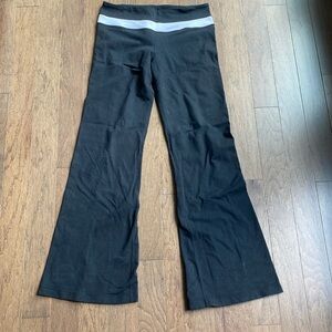 Lululemon midrise flare leggings